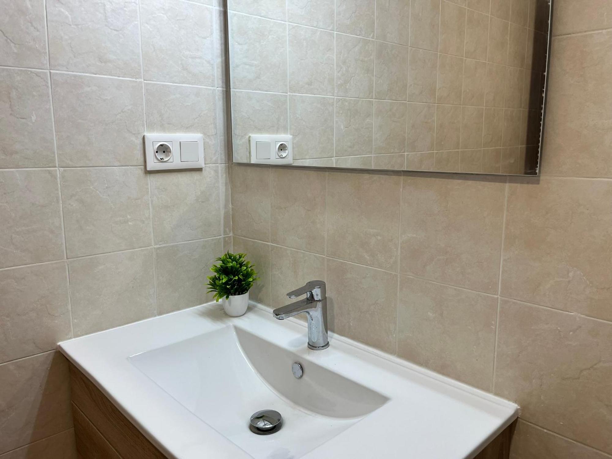 Apartamento Espacioso Duplex Con Terraza Y Vistas *