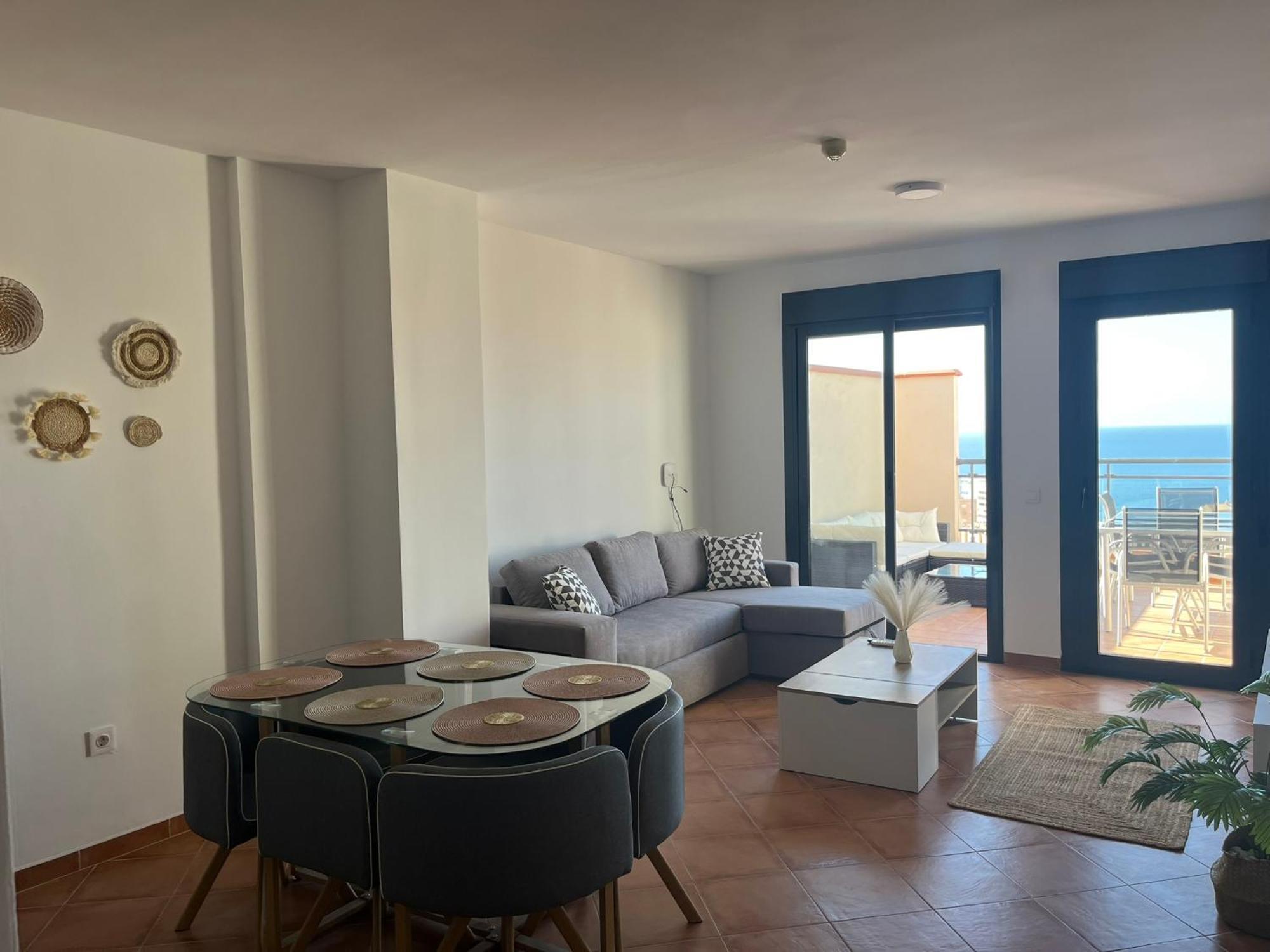 Espacioso Duplex Con Terraza Y Vistas