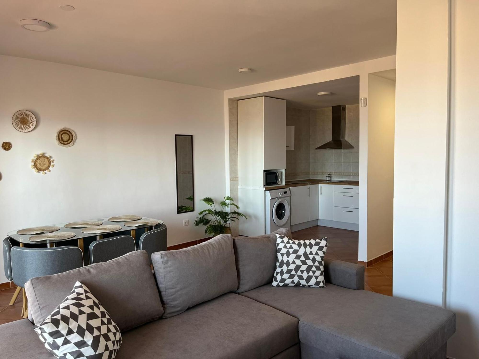 Espacioso Duplex Con Terraza Y Vistas