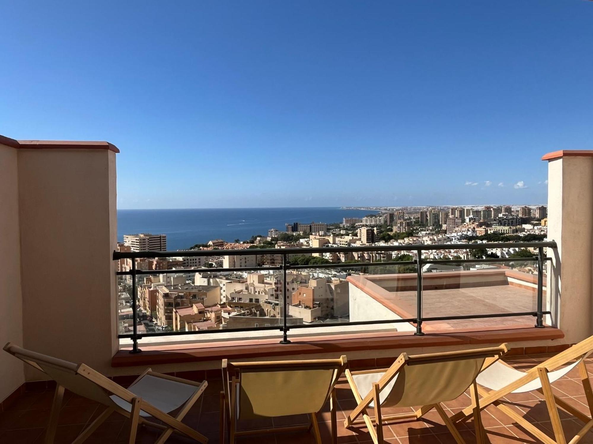 Espacioso Duplex Con Terraza Y Vistas *