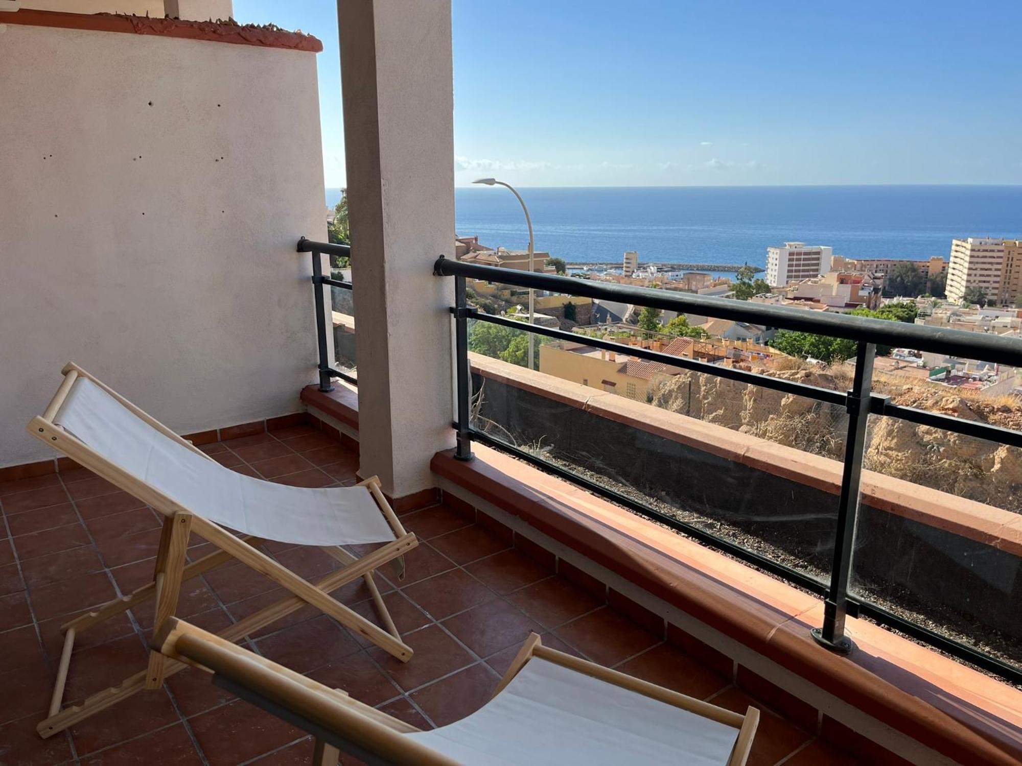 Espacioso Duplex Con Terraza Y Vistas